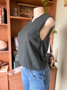 Brandini Moss Green Italian Merino Wool Sleeveless V-Neck Knit Tank Top Size M